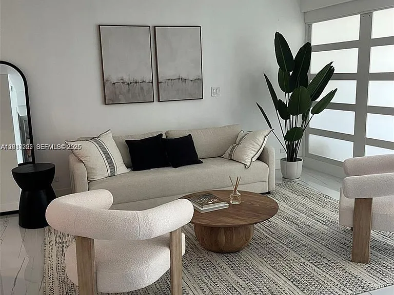 2301 Collins Ave #628 — Photo 11