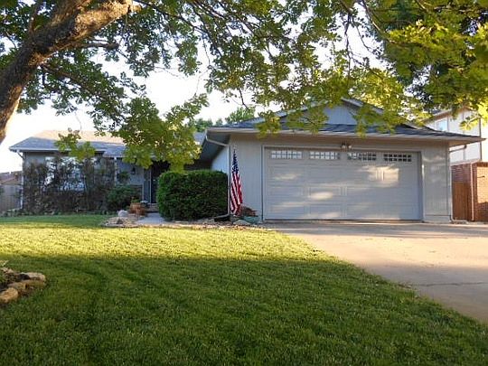1st image of 9 E Belmont Ct