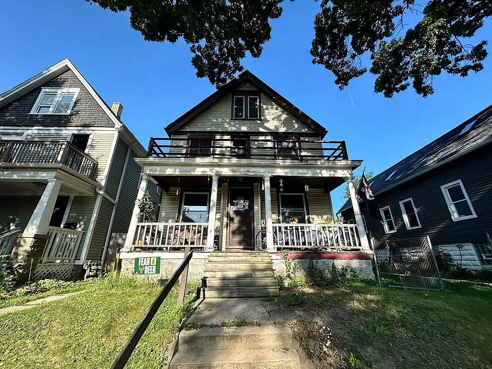 3015-3015B N Pierce St. (Duplex + Back House)