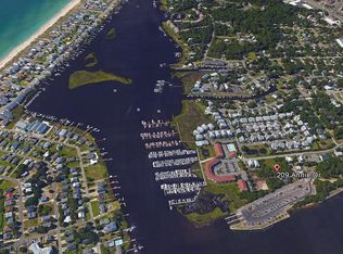 205 Annie Dr, Carolina Beach, NC 28428