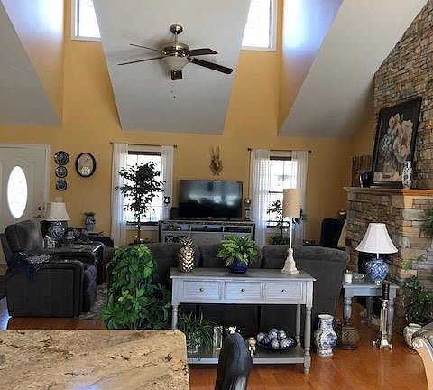 5th image of 510 Lakeview Dr