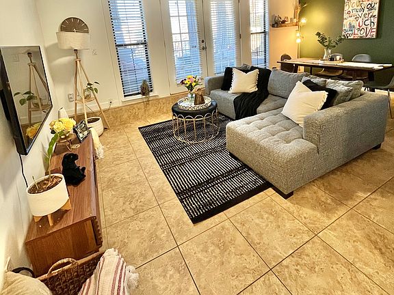 3rd image of 4727 Jarboe St APT 108