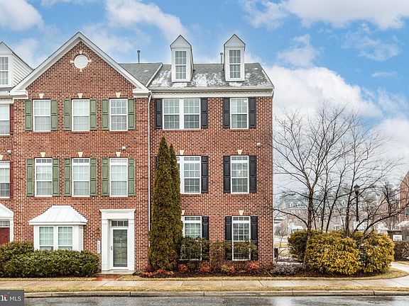 2nd image of 1025 Ironwood Ln
