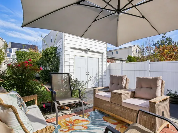 53 Cottage Street image 17 of 21