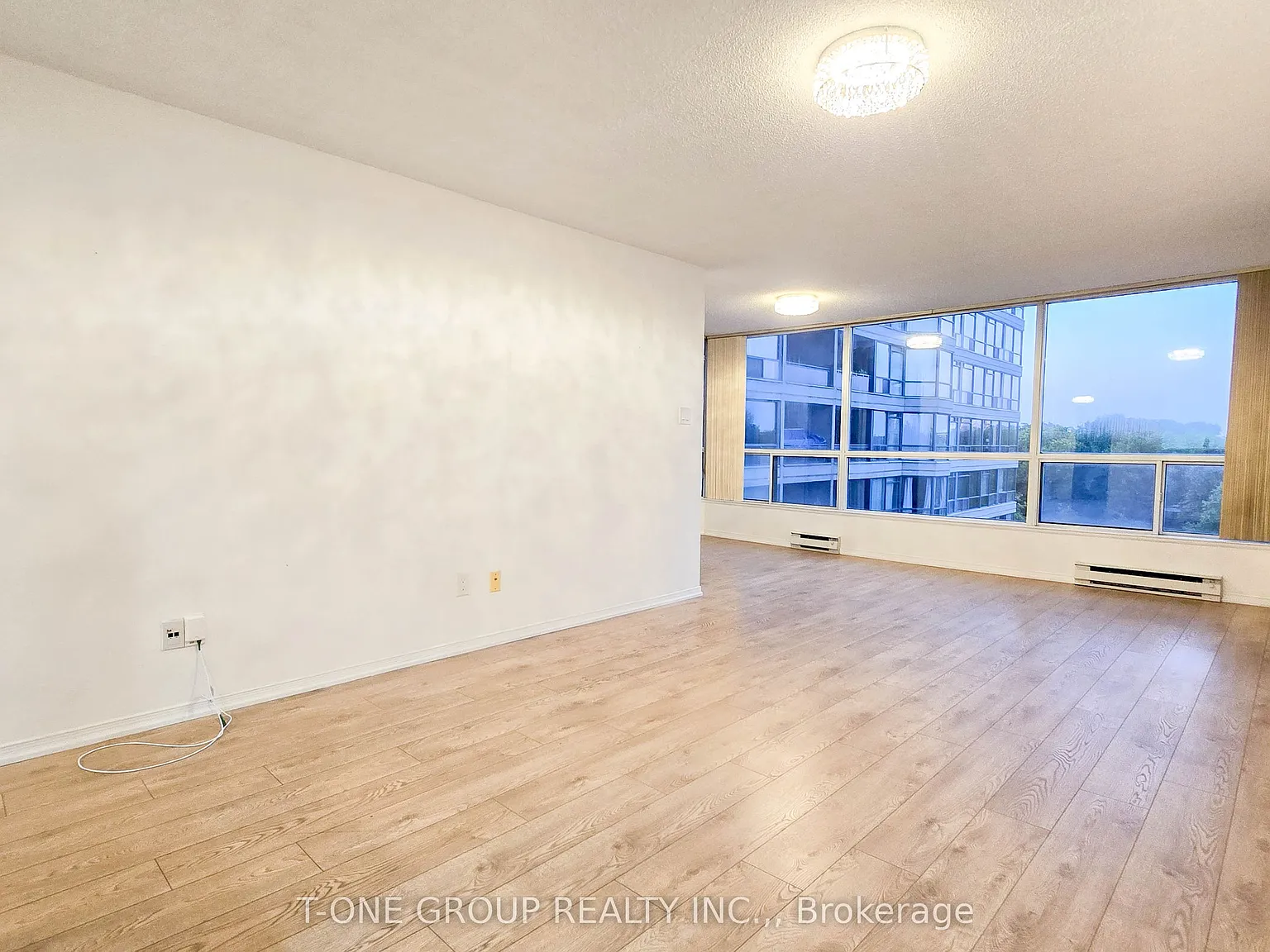 3 bed, $2,850 — Photo 2