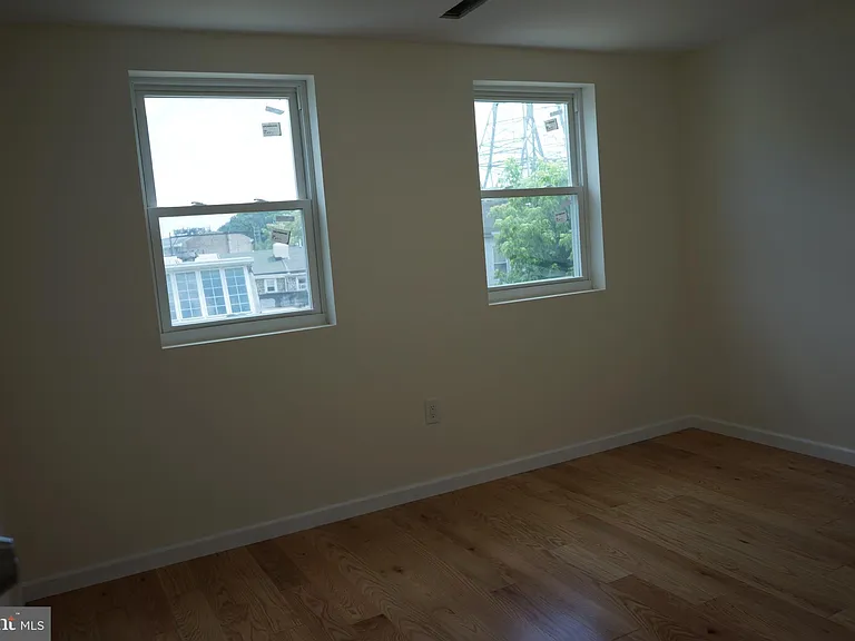 135 Gay St — Photo 17