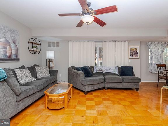4th image of 211 Crocker Dr APT B