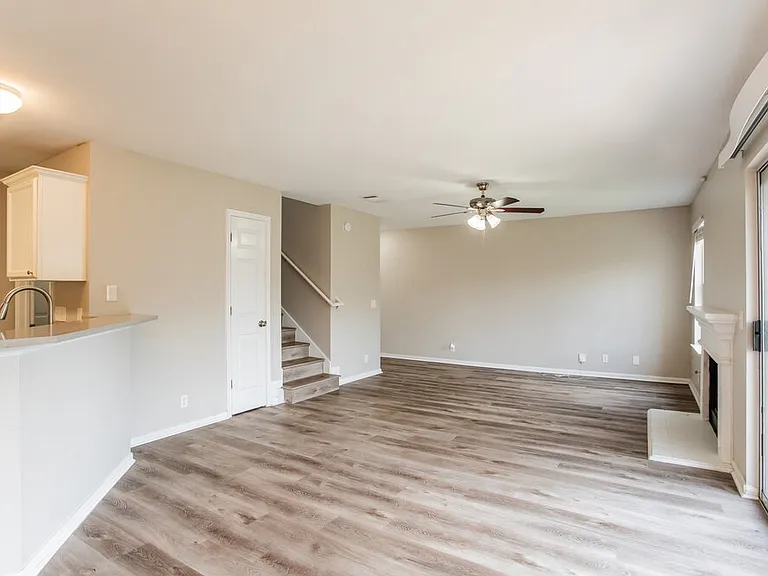 21013 Godolophin Ct — Photo 7