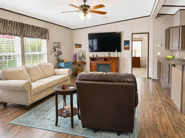 181 Willow Oak Ln, Pointblank, TX 77364