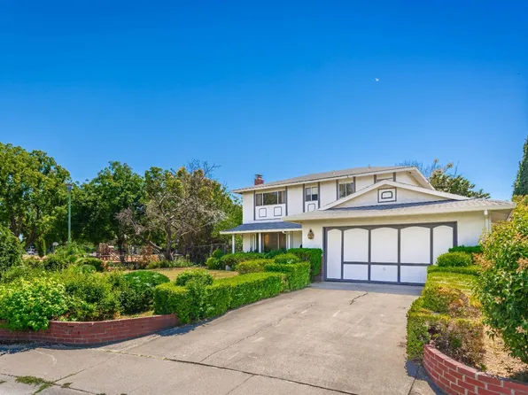 37 Brentford Cir, Sacramento, CA 95823