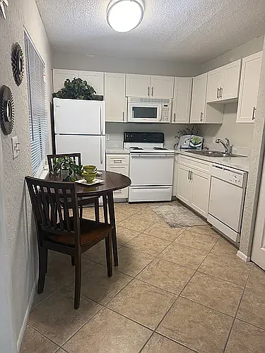 The Apartments at Oak Creek — Photo 14