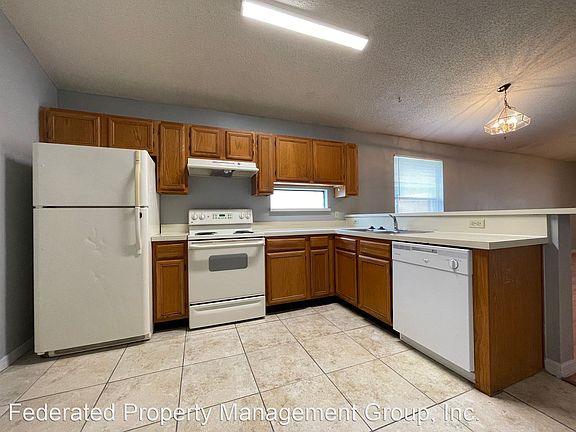 4th image of 8718 Pinevalley Ln