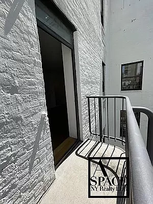 Rented by A Space Realty NY LLC | media 7