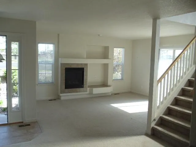 3 bed, 2.5 bath, 1464 sqft, $2,050 — Photo 4