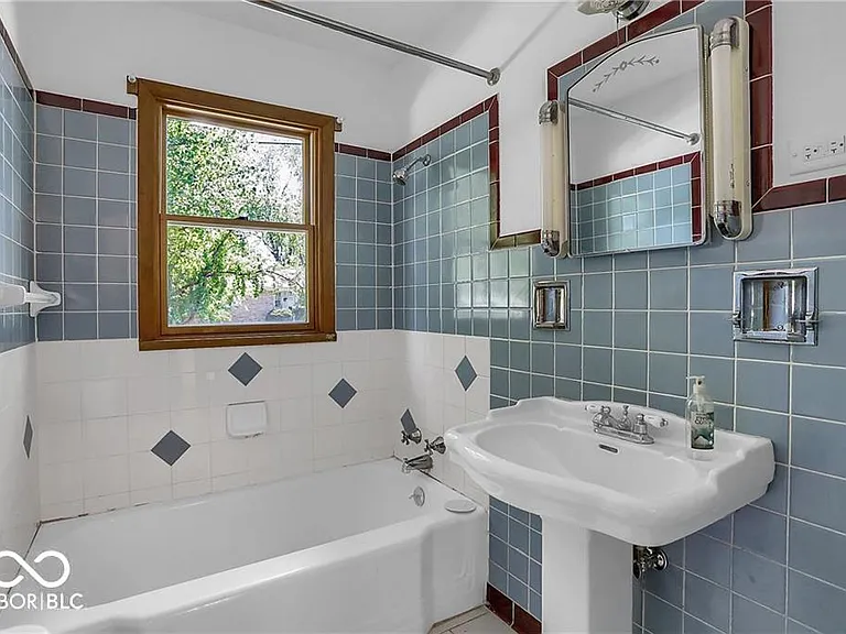 760 W Pine St — Photo 24