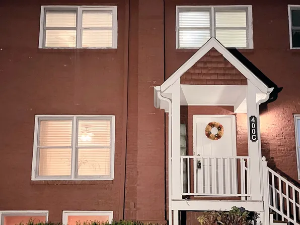 400 N Madison St, Woodstock, IL 60098