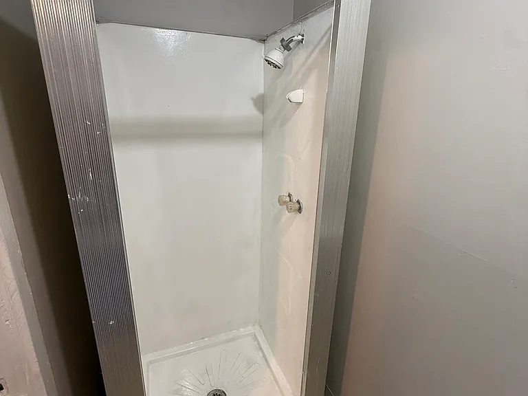 205 Graham St — Photo 9