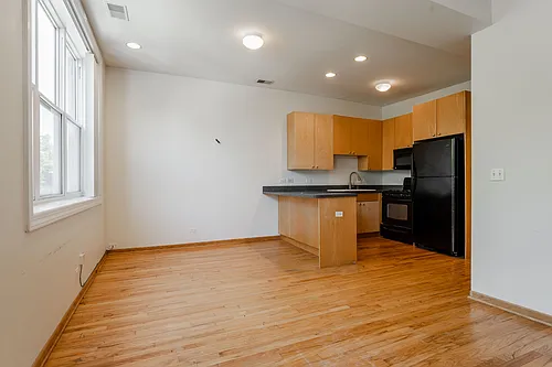 1444 N Leavitt St #2 Photo 1