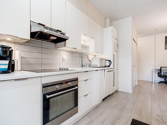 5th image of 13678 Grosvenor Rd #101