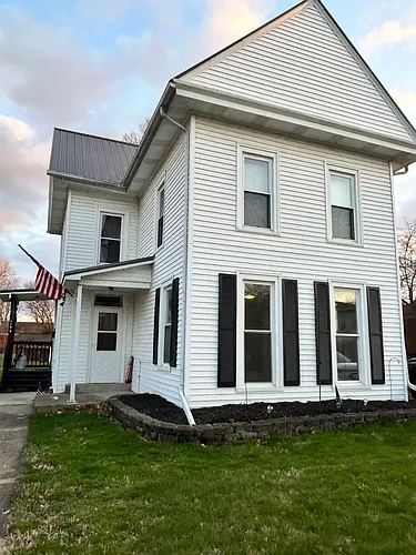 115 Center St NW #A Photo 1