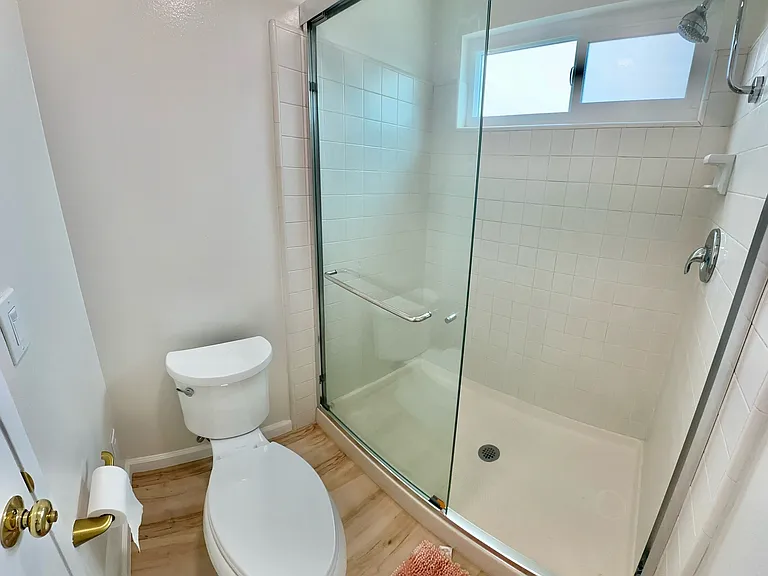 5407 Oxford Dr — Photo 2