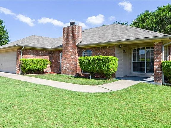 2nd image of 4306 Bluestem Ln