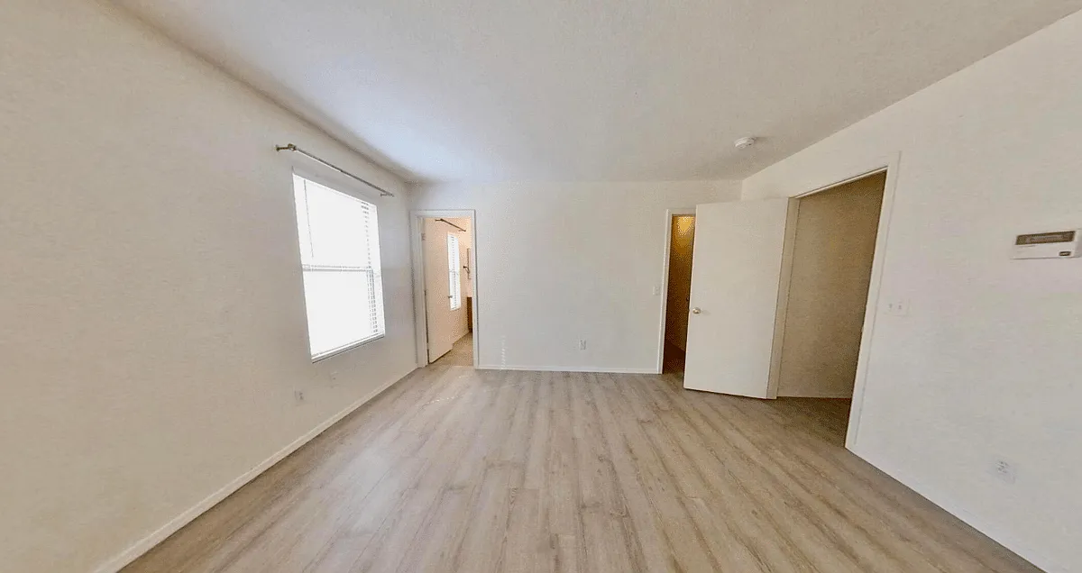 Building Photo - 2277 E Palm Beach Dr