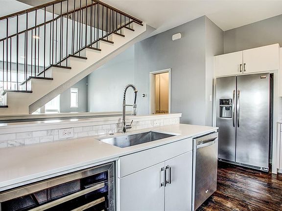 4th image of 4952 Hornsby Pl