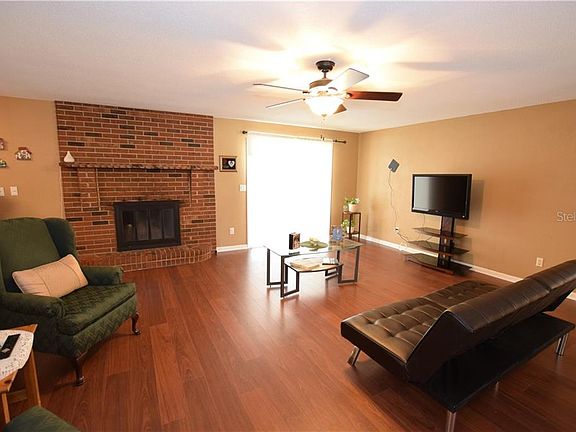 4th image of 1047 Mayflower Ave