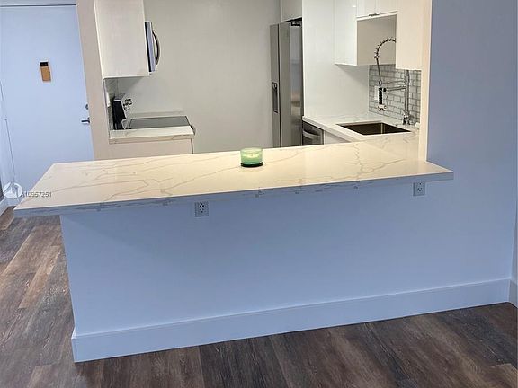 3rd image of 1300 NE Miami Gardens Dr APT 208E