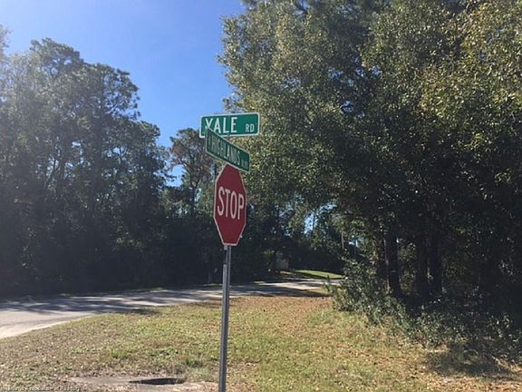 3rd image of 2423 N Highlands Blvd