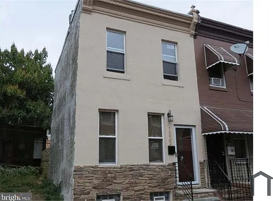 1323 W Wishart St — Photo 1