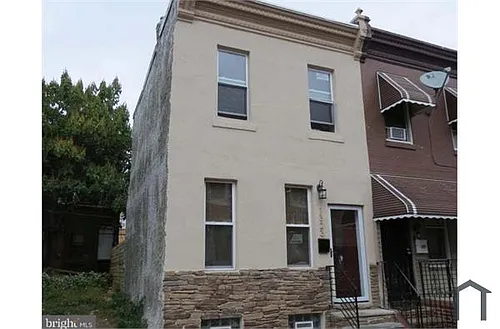 1323 W Wishart St Photo 1