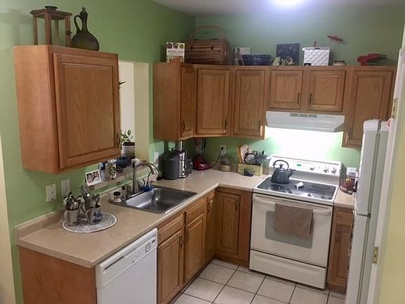 3rd image of 18 Harbor Ave APT 308