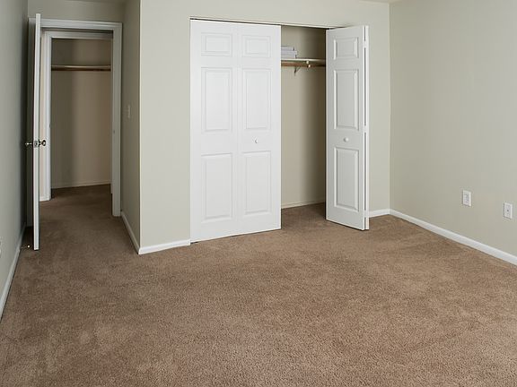 5th image of 111 Meyers Dr