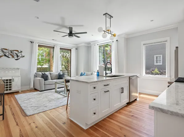 21 Charlotte St #F, Charleston, SC 29403
