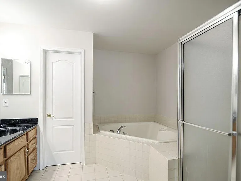 42 Haddon Ct — Photo 4