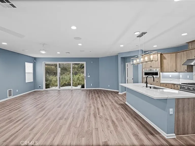 1373 Topanga Dr — Photo 4