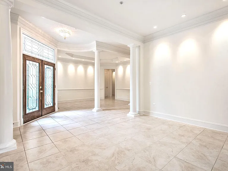 8319 Quarry Manor Ter — Photo 5