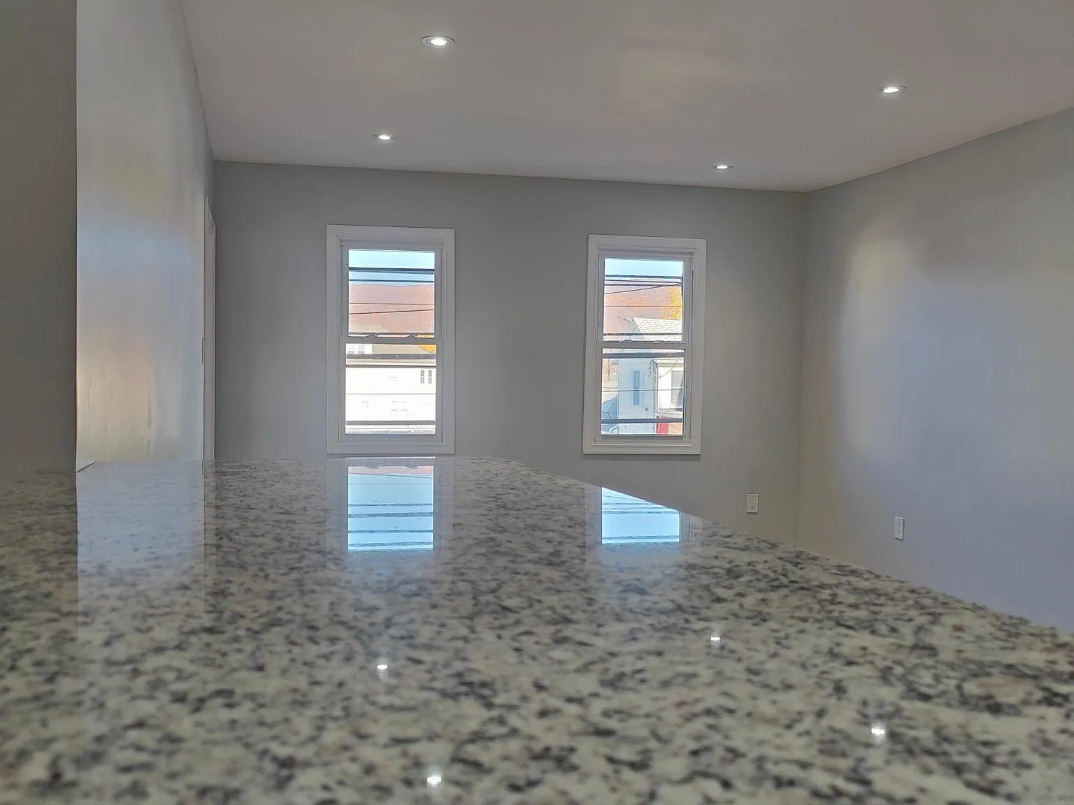 2 bed, 1200 sqft, $1,600 — Photo 4
