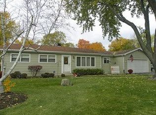 326 Crest Ave, Elk Grove Village, IL 60007