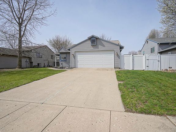 2nd image of 3440 Coventry Ln