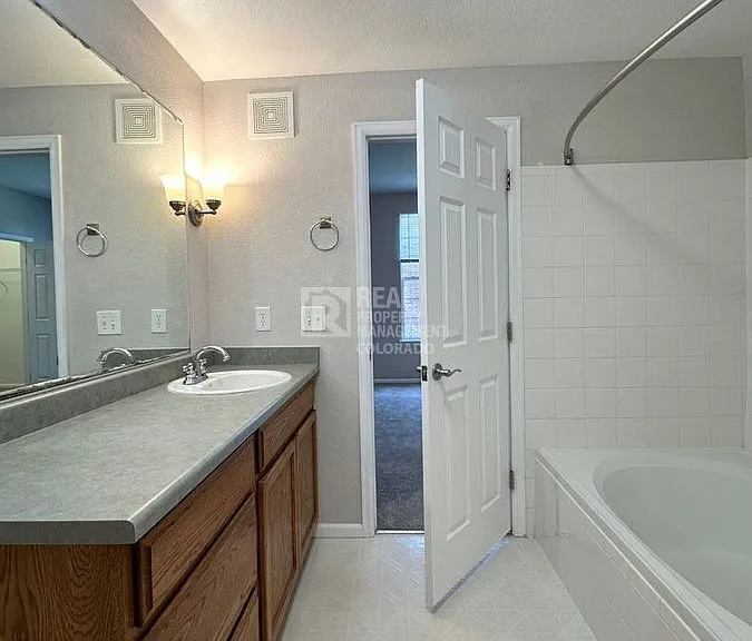 3865 S Dayton St #202 — Photo 14