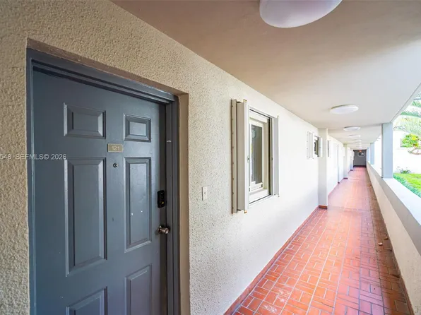 269 NW 7th St APT 121, Miami, FL 33136