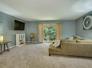 10 Dupont Way APT 7, Saint Matthews, KY 40207