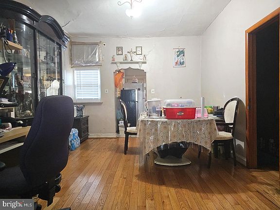 5th image of 2205 S 24th St
