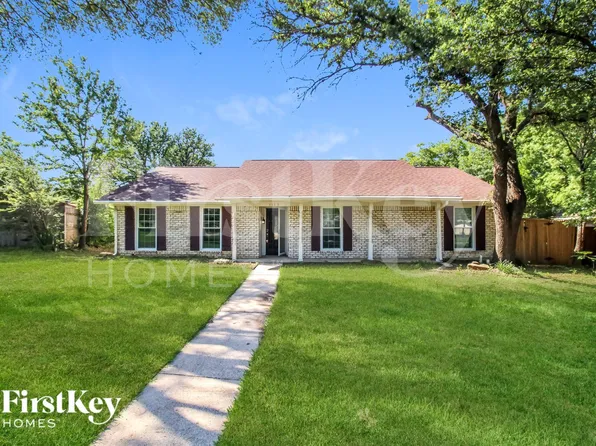 1113 Wood Creek Cir, Flower Mound, TX 75028