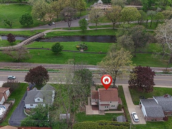 3rd image of 1422 Monument Rd NW