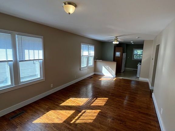 2nd image of 506 E 6th St