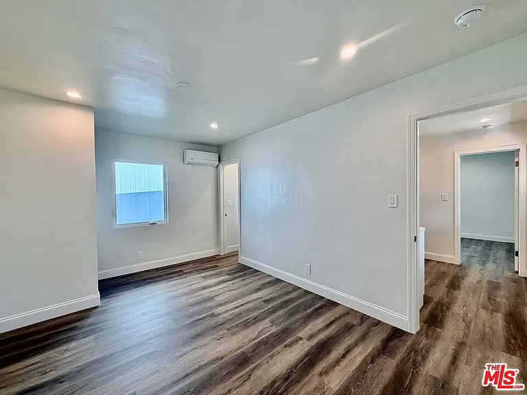 501 S Gaylord Dr — Photo 6